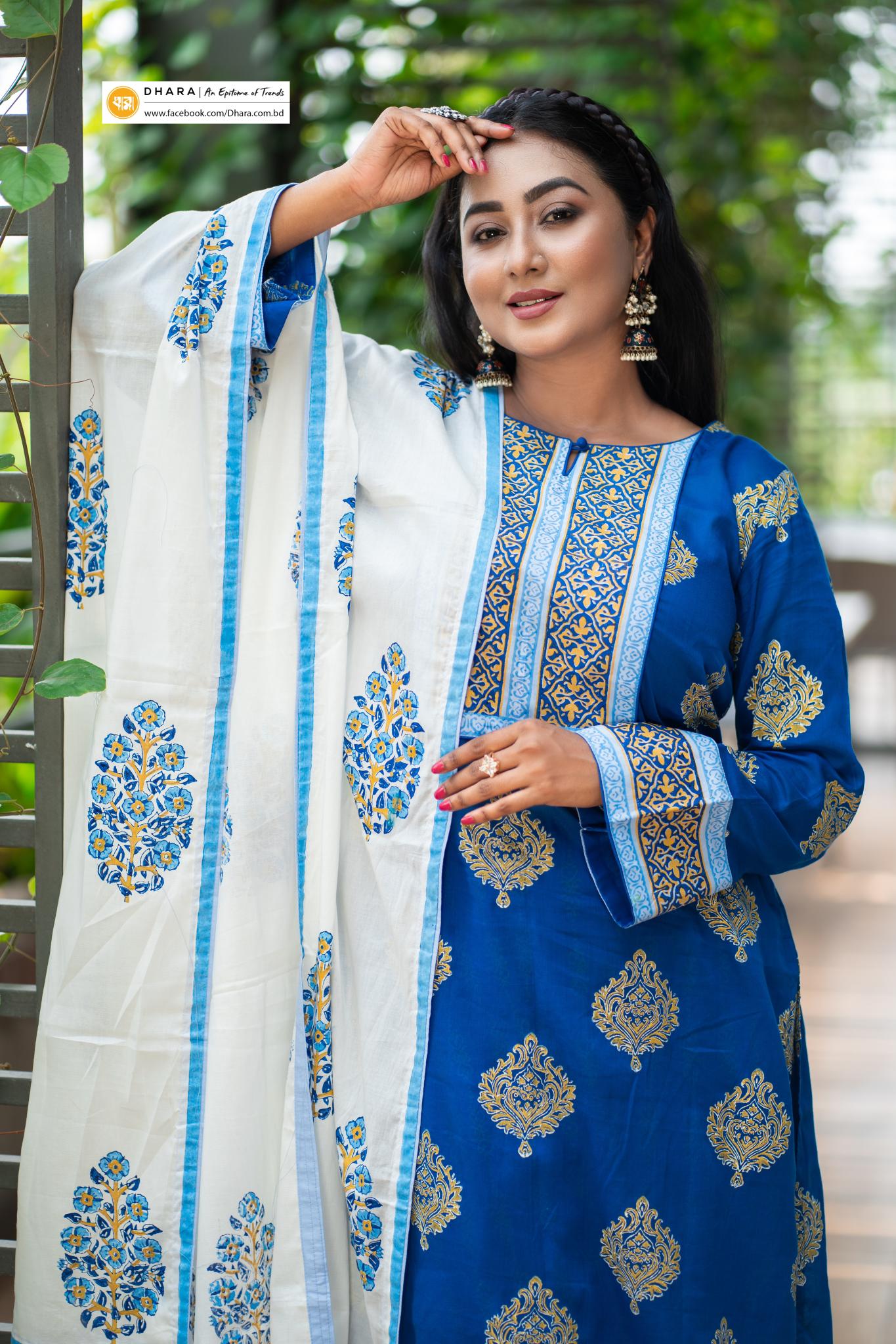 (Unstitched) Three Pieces 4